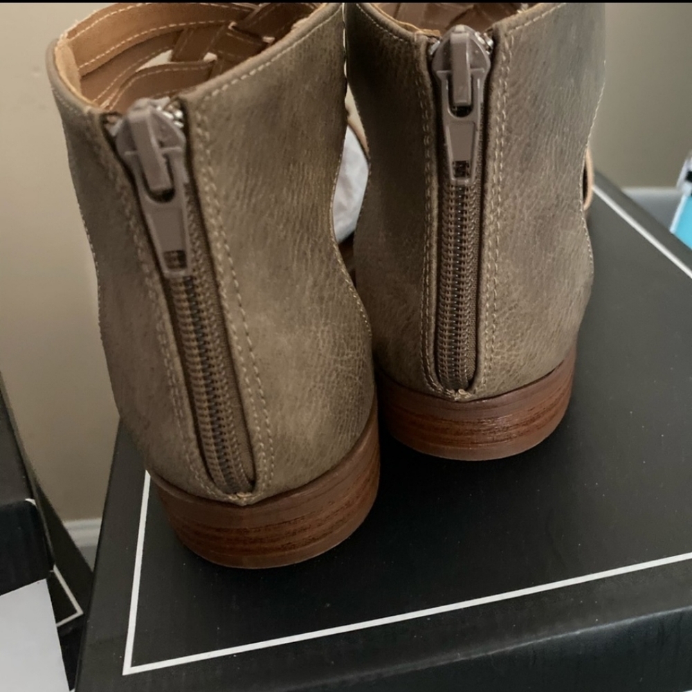 Booties - Picture 4 of 5